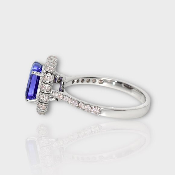 Tanzanite Engagement Ring - Picture 4 of 8